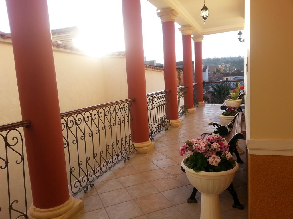Villa Oropeza Hostel Сукре Экстерьер фото